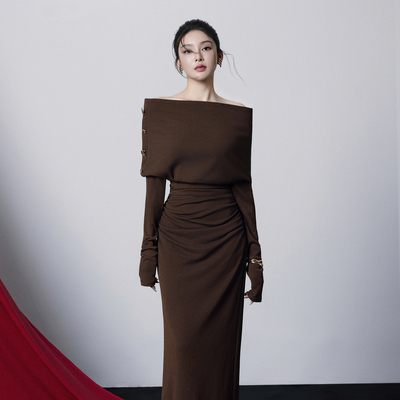 越南小众品牌DENIO 2026年春季新款法式气质轻熟风一字肩长裙