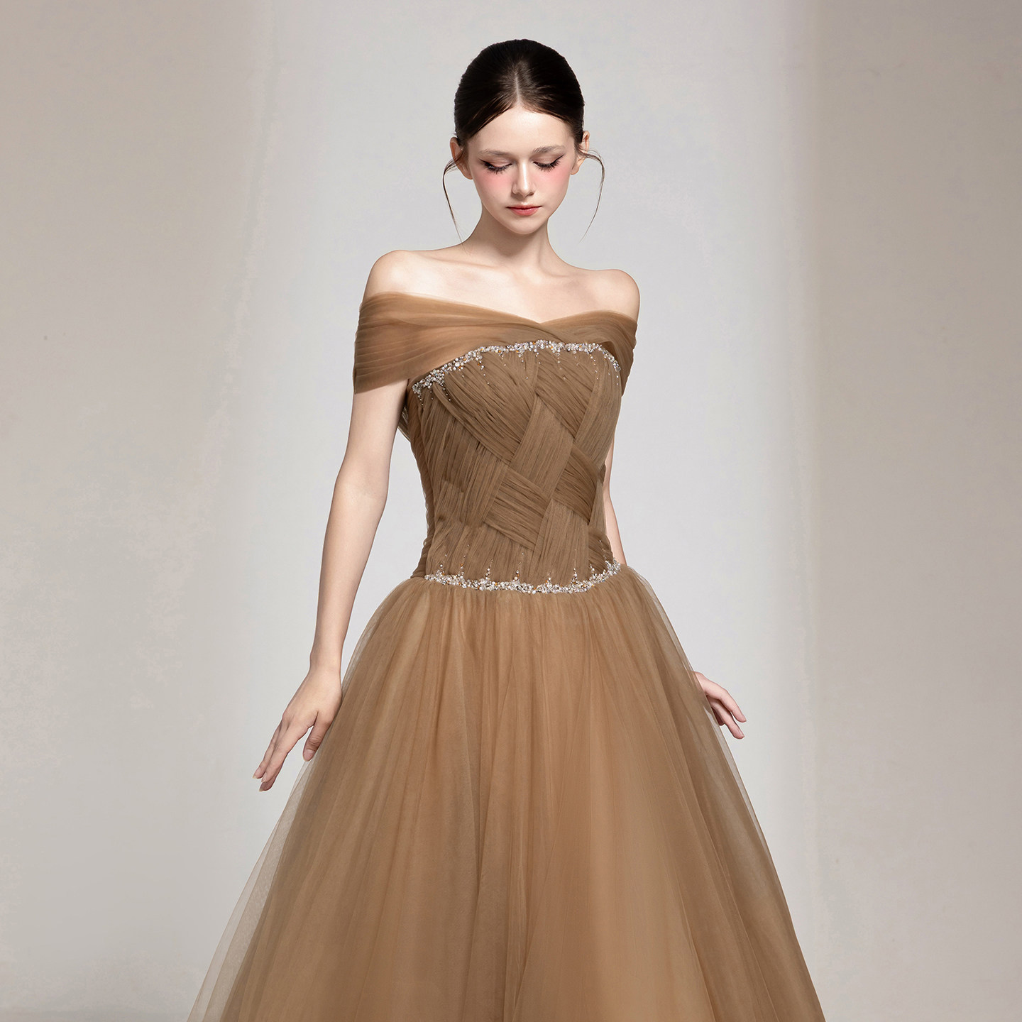 越南小众品牌CHOU PHAN 2025年秋季新款高级咖色编织感薄纱裙