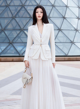 越南小众DARLING DIVA 2025年春季新款时尚高挑气质白色套装裙