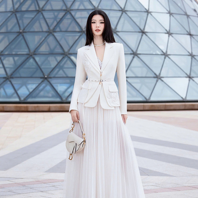 越南小众DARLING DIVA 2025年春季新款时尚高挑气质白色套装裙