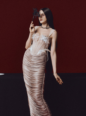 越南品牌LA VIERGE 2025年冬季新款鎏金咖啡色绑带褶皱吊带裙