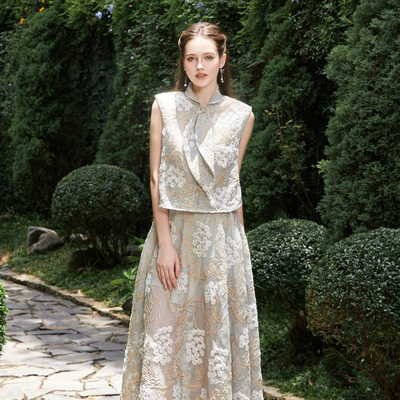 越南小众DARLING DIVA 2025年秋季新款立体肌理感花纹无袖套装裙