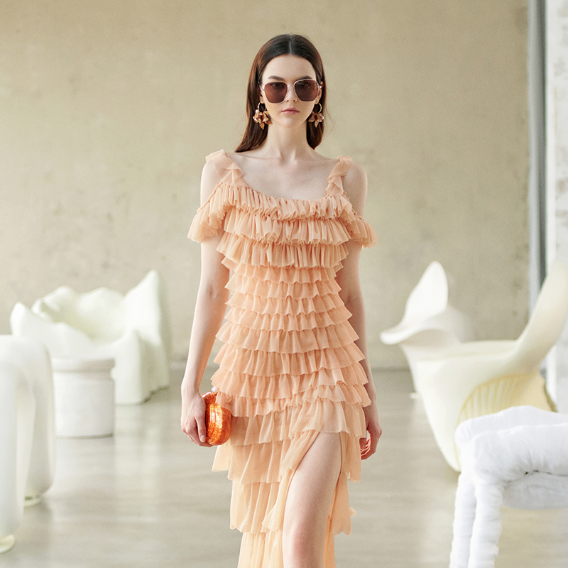 越南小众MUSTHAVE 2025年夏季新款明媚活力香橙色露腿长裙