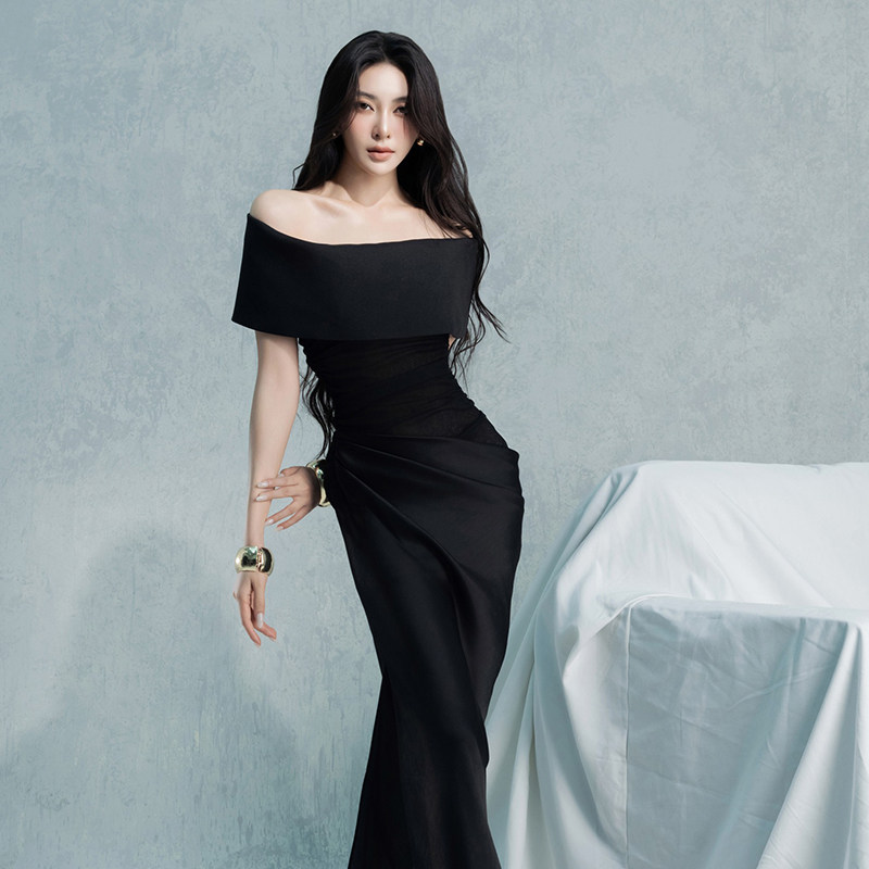 越南小众LANEJT 2026秋季新款高质感魅力御姐风黑色一字肩抹胸裙