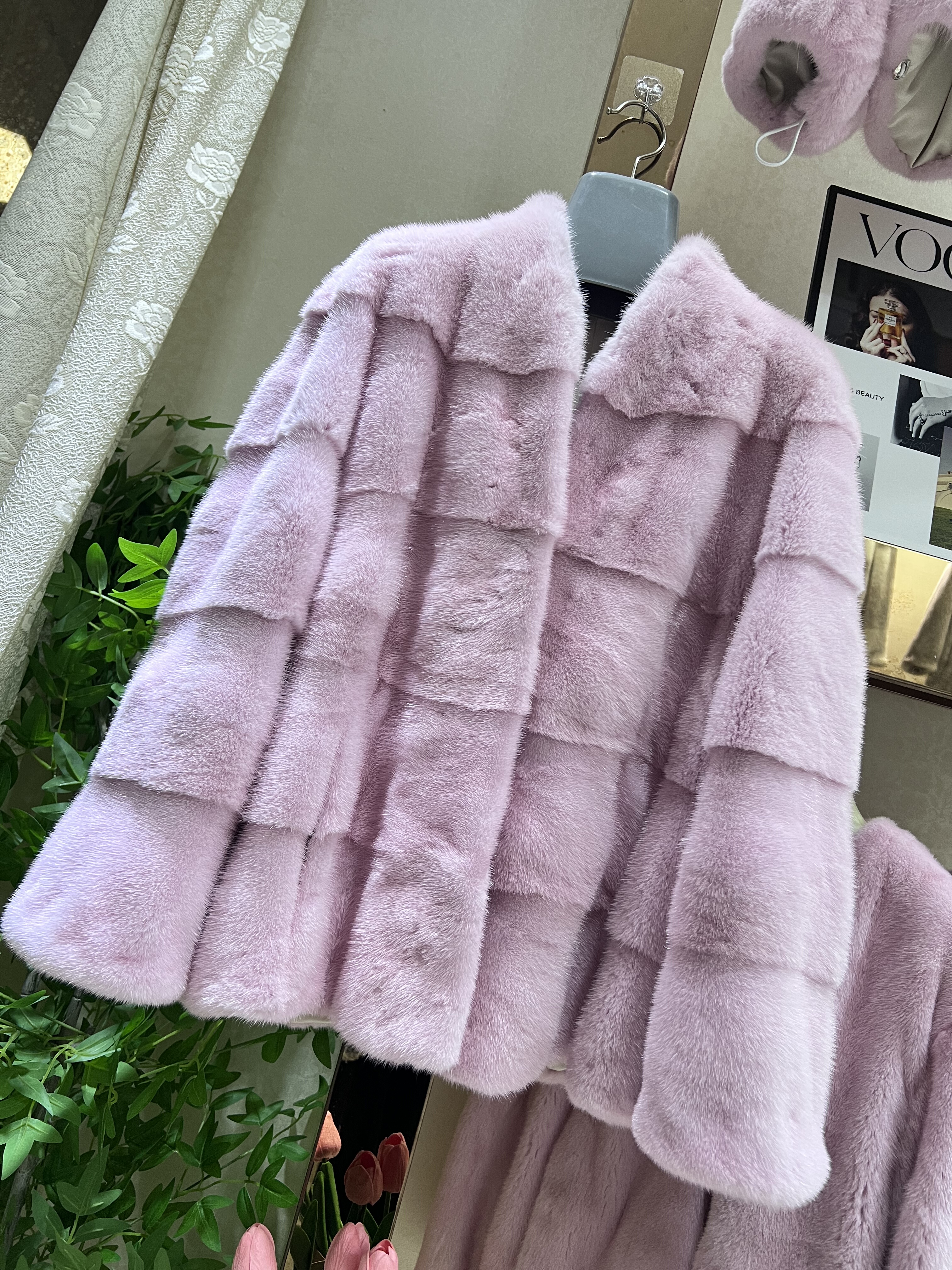 2025新进口水貂皮草V领横排工艺年轻款貂皮大衣女整貂