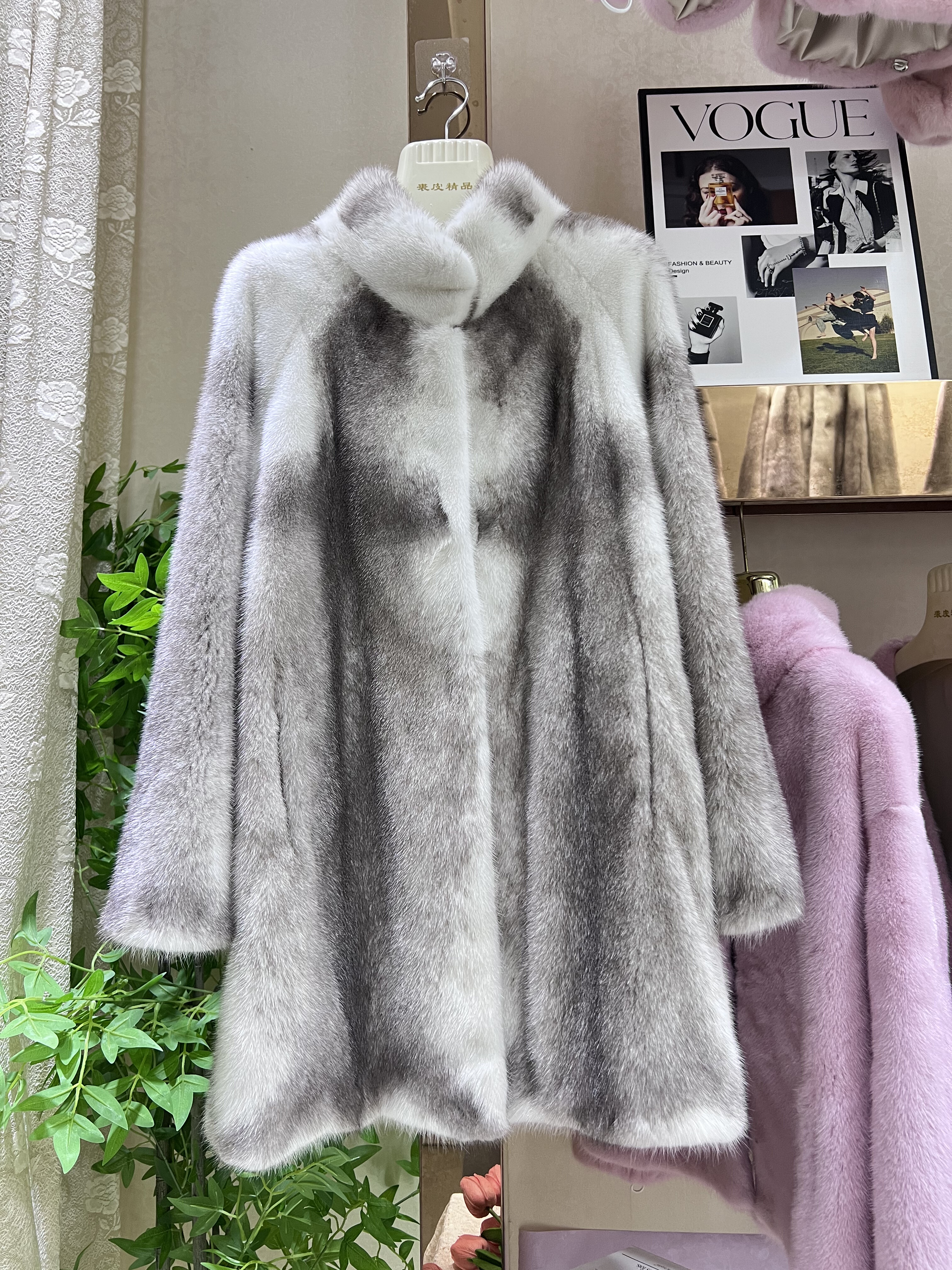 进口银十字貂整貂翻立领皮草外套2025冬新款天鹅绒级水貂皮大衣女