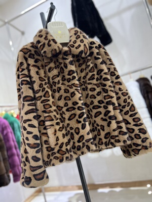 新款进口水貂皮草外套女短款帕斯条豹纹翻领整貂皮大衣女年轻时尚