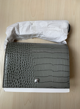 NBT 牛皮压纹小方包