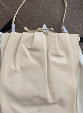 31PL 女士褶皱托特包north south