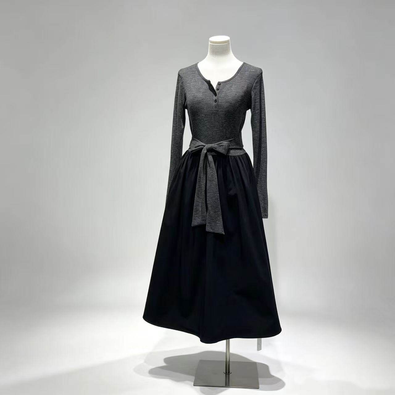 【王小花】早秋连衣裙圆领排扣针连衣裙