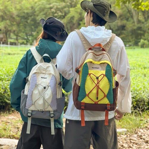 户外撞色轻便登山包徒步旅行包女轻量化防泼水双肩包男书包电脑包
