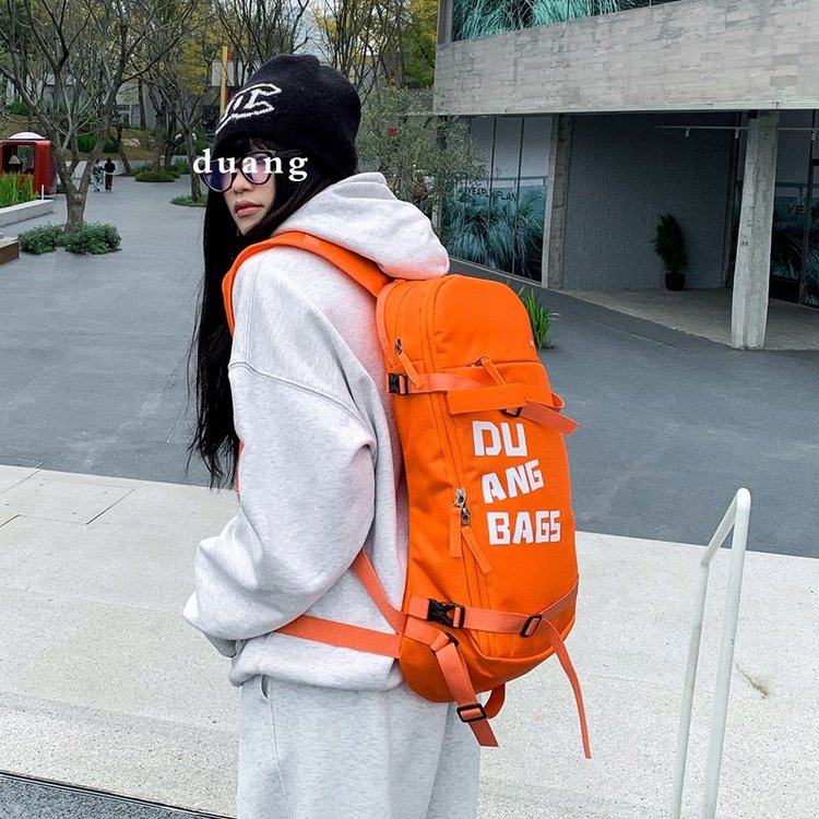 滑雪背包户外运动双肩包女旅行轻便徒步登山骑行包男单双板收纳包