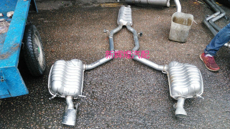 奔驰W204消音器 C200改C300排气管拆车件C300右边排气管吊胶支架