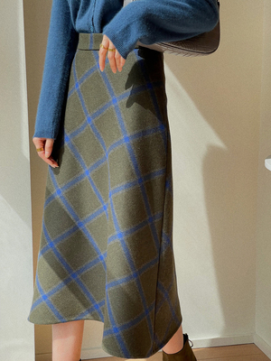 斜裁羊毛呢格子半身裙