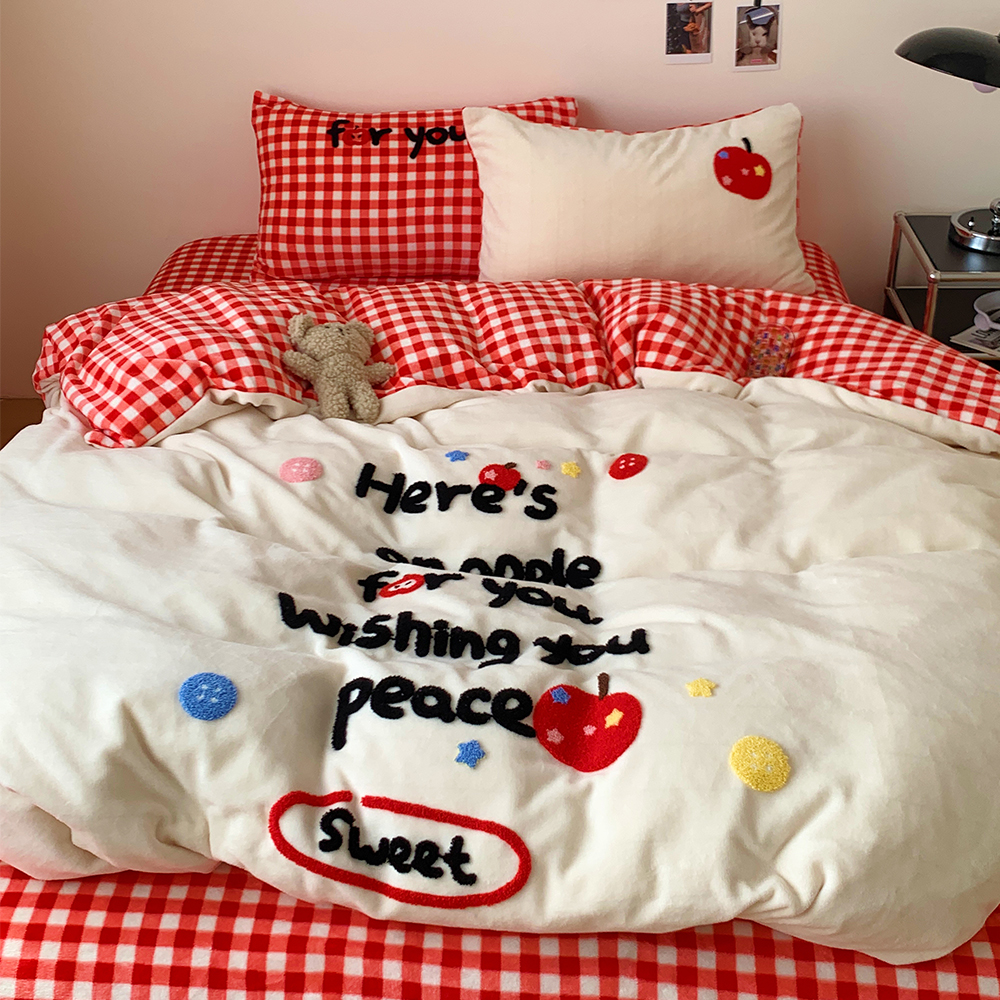 ins苹果字母牛奶绒毛巾绣四件套双面加厚珊瑚绒被套床单床上用品