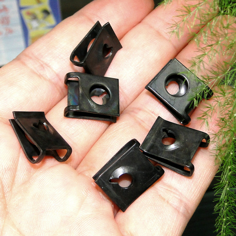 本田前挡泥板门槛尾翼铁片卡扣