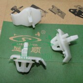 老奔驰E级W201W124E230E260E280E300E250车身侧裙护板固定夹卡扣