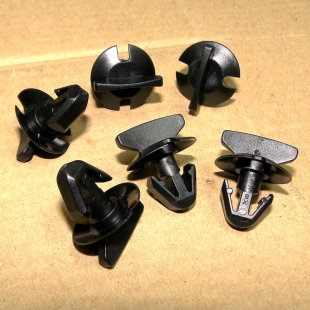 奔驰A级B级C级E级GLK级GLA级GLE级前翼子板空气滤清器两侧板卡扣