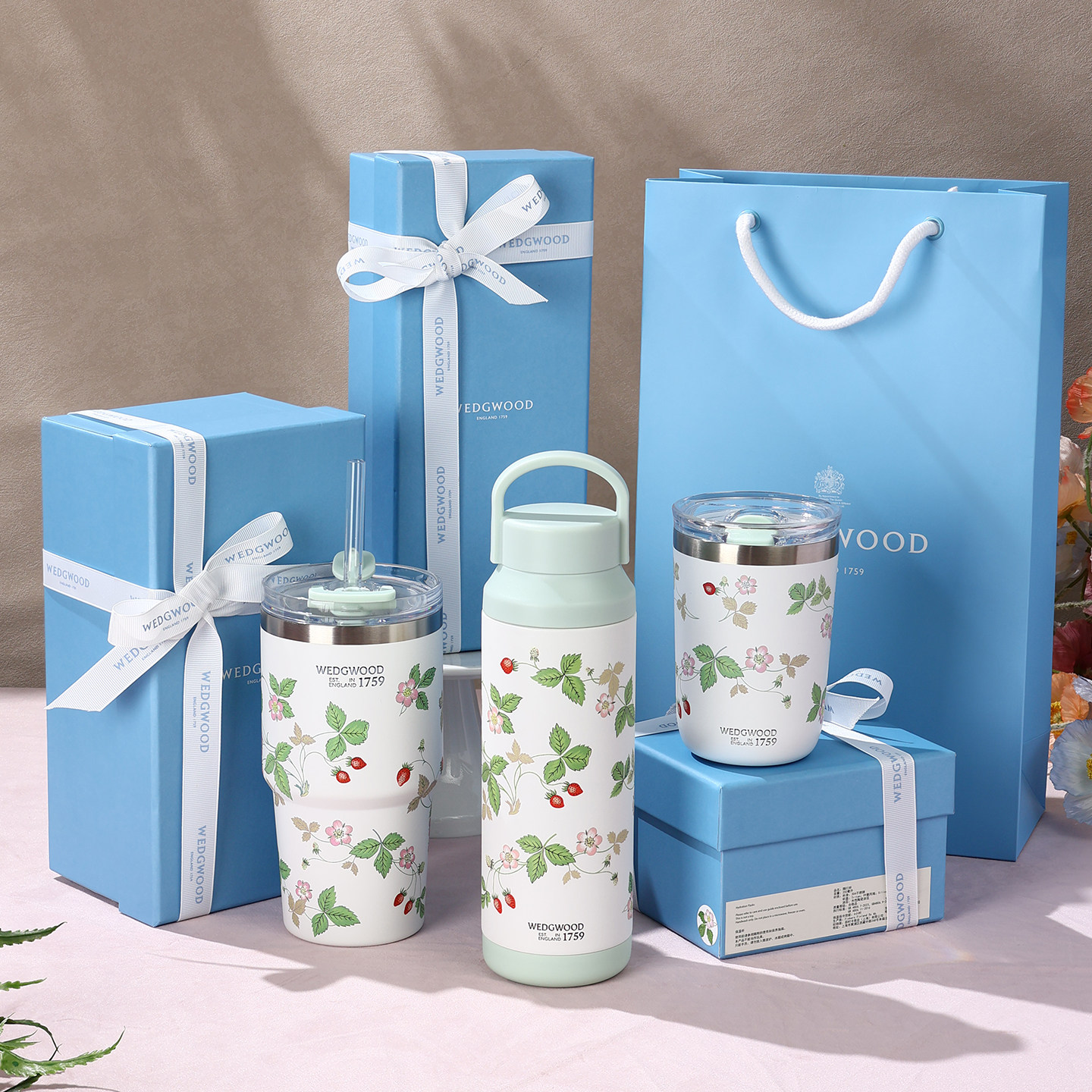 Wedgwood威基伍德随行杯便携双饮吸管杯野草莓保温杯运动水杯礼物