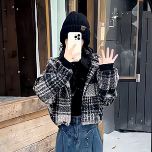 长袖毛呢格子短款加厚外套女百搭春秋冬韩版连帽加厚保暖休闲上衣