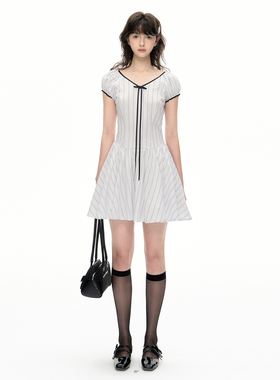 Romance Nanci v领撞色蝴蝶结蕾丝花边条纹短袖连衣裙