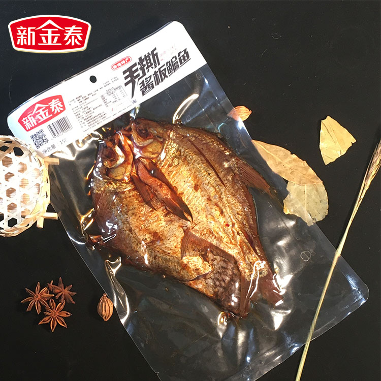 新金泰酱板鱼湖南常德 特产手撕鲫鱼 正宗香辣酱辣鱼整条零食148g