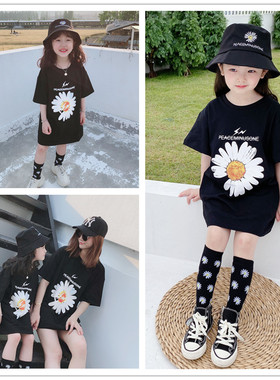 亲子装母女装洋气T恤裙2025春夏季新款潮小雏菊一家三口全家装T恤