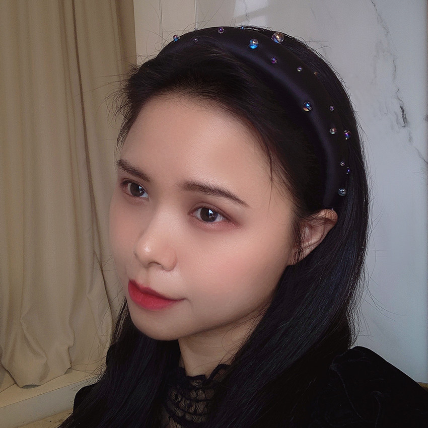 KOE 原创设计小众高级感黑色绸缎星空璀璨串珠发箍压发宽边头箍女