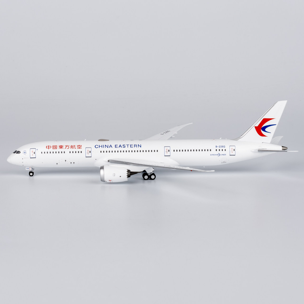 NG 55137 中国东方航空 787-9 Dreamliner B-226Q 1:400