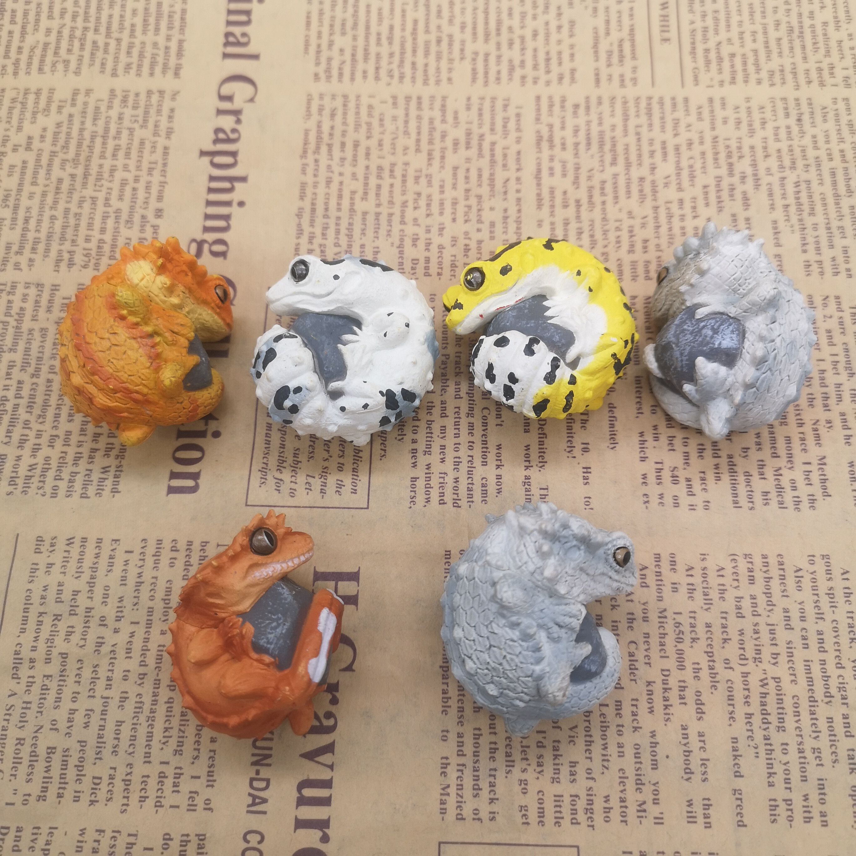 散货qualia扭蛋q版爬宠1 圆滚滚抱石头 蜥蜴 豹纹守宫 胡须 挂件