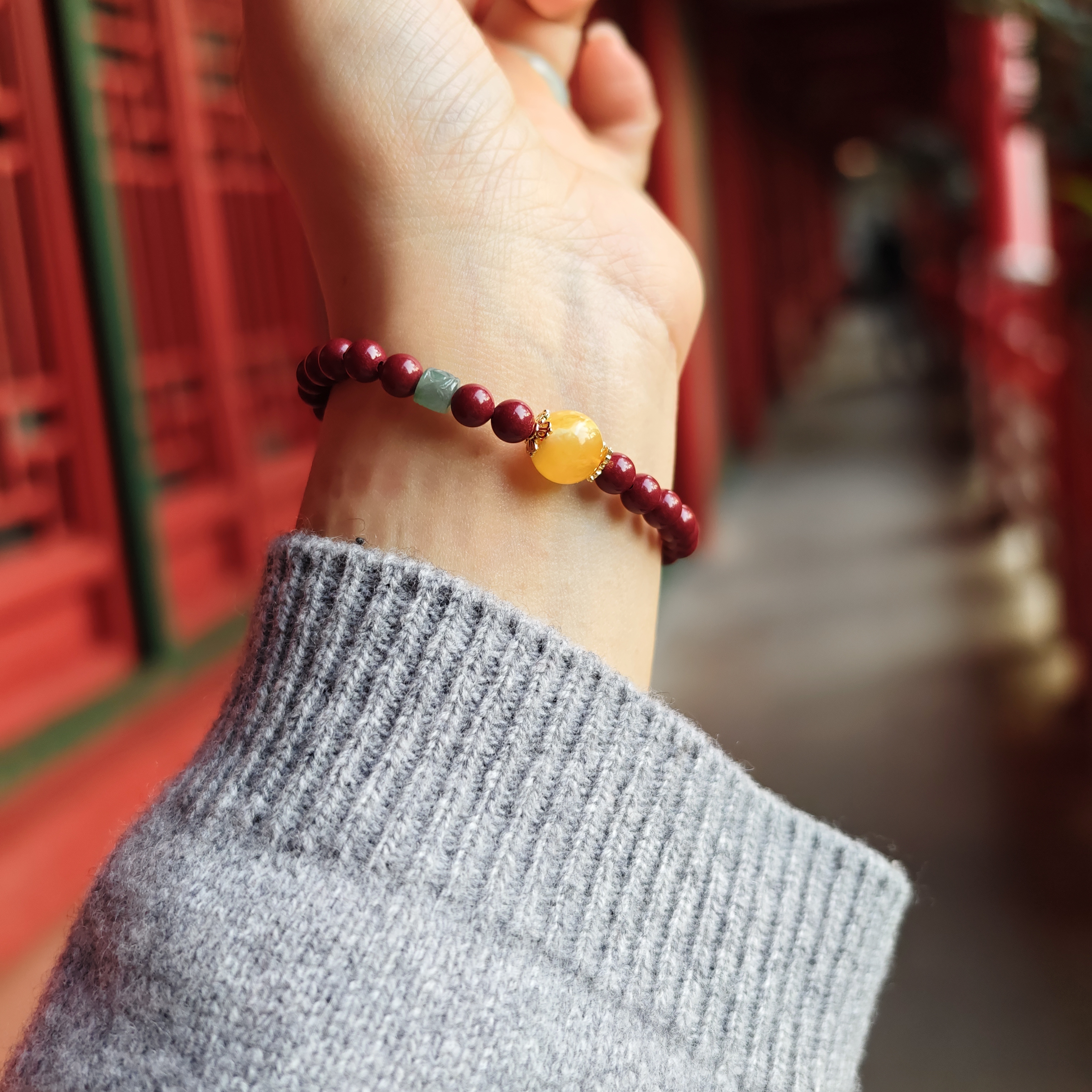 本命年高含量朱砂圆珠女款单圈手串 天然蜜蜡白花蜡 缅甸翡翠桶珠