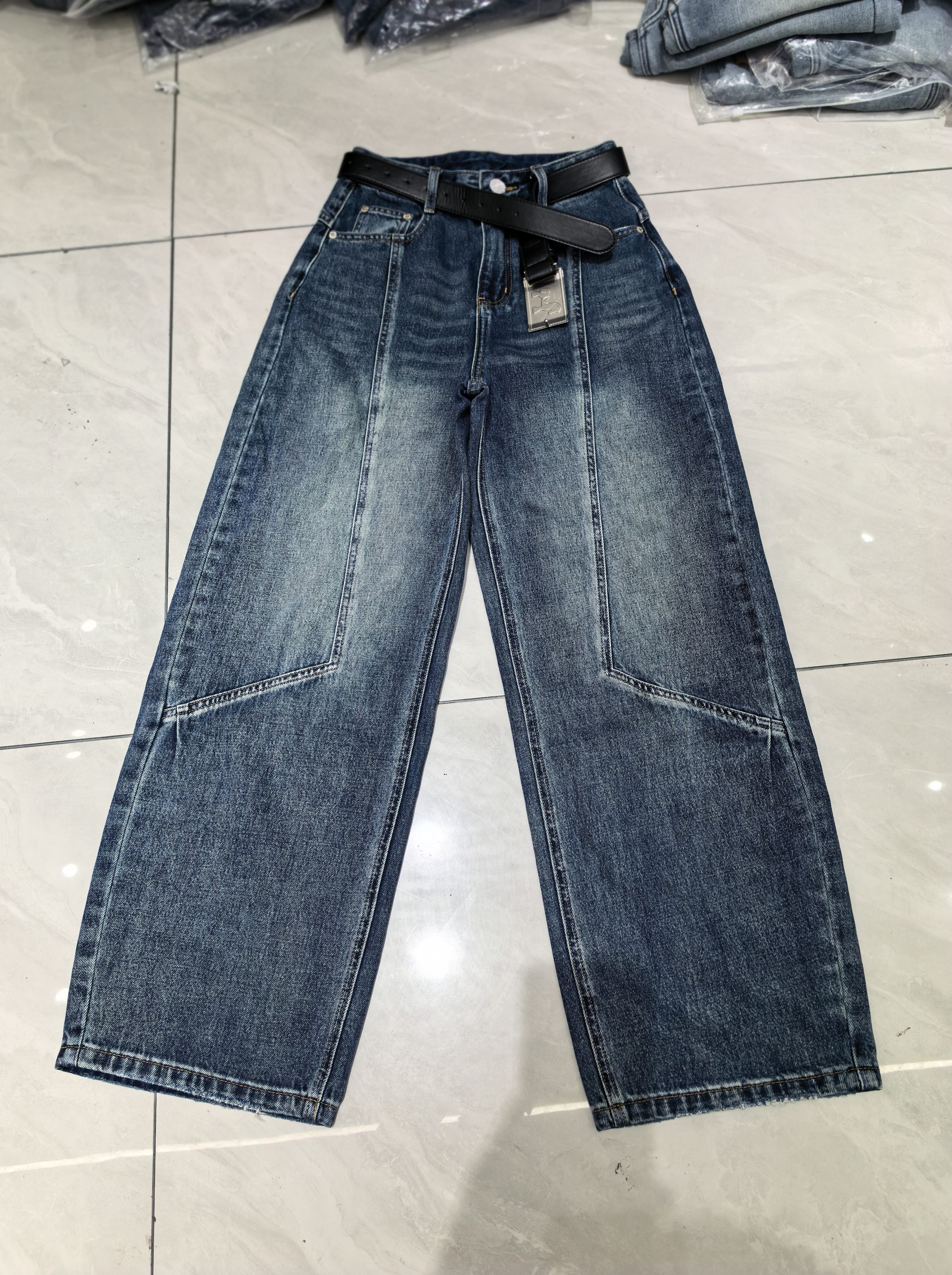 拼接立体剪裁线条设计欧货薄款牛仔裤女2026春款新款高腰直筒阔腿