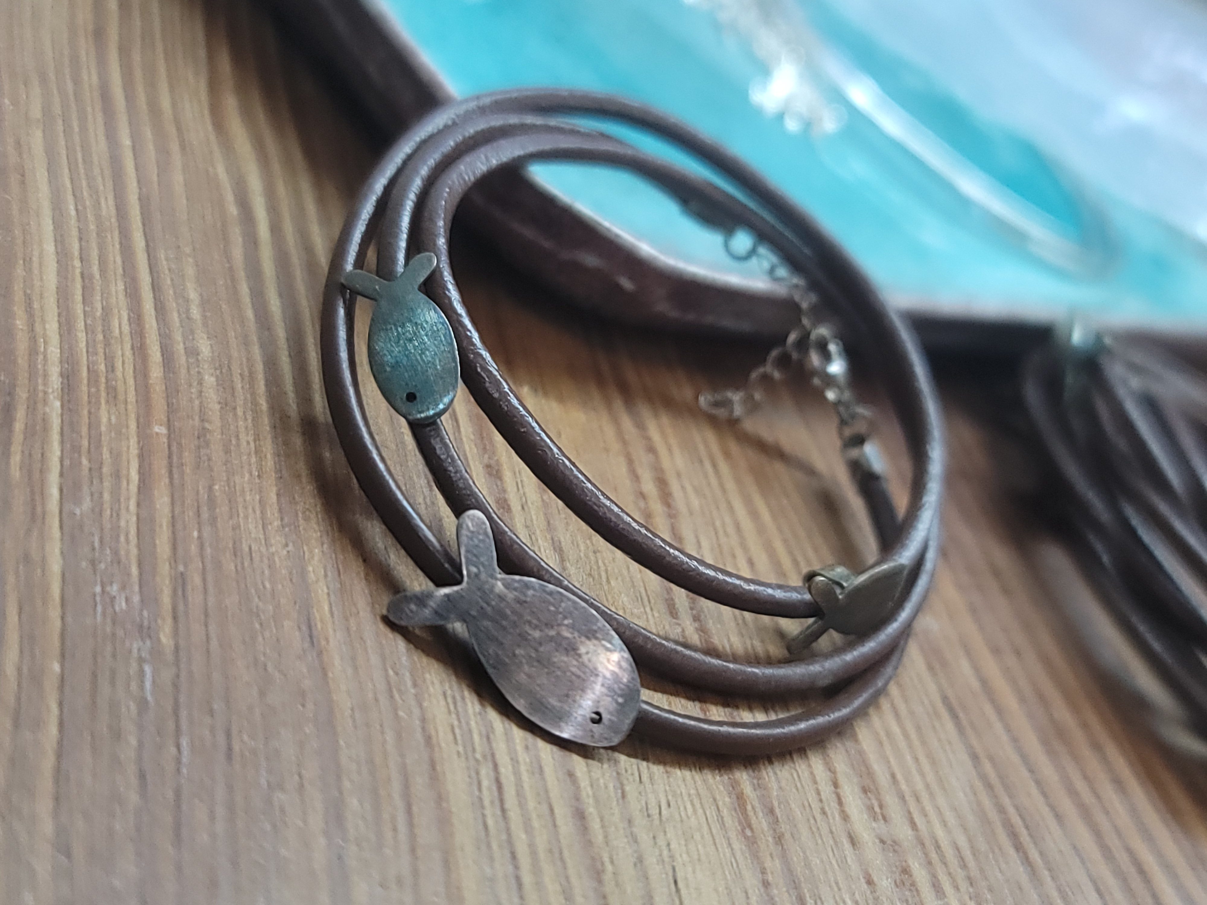 3条小银鱼小牛皮手链，925银小鱼+牛皮绳，复古做旧效果