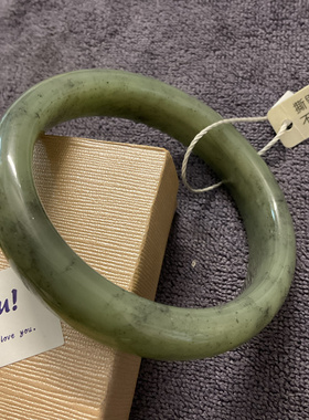 天然和田玉湖绿点墨青花冰透手镯