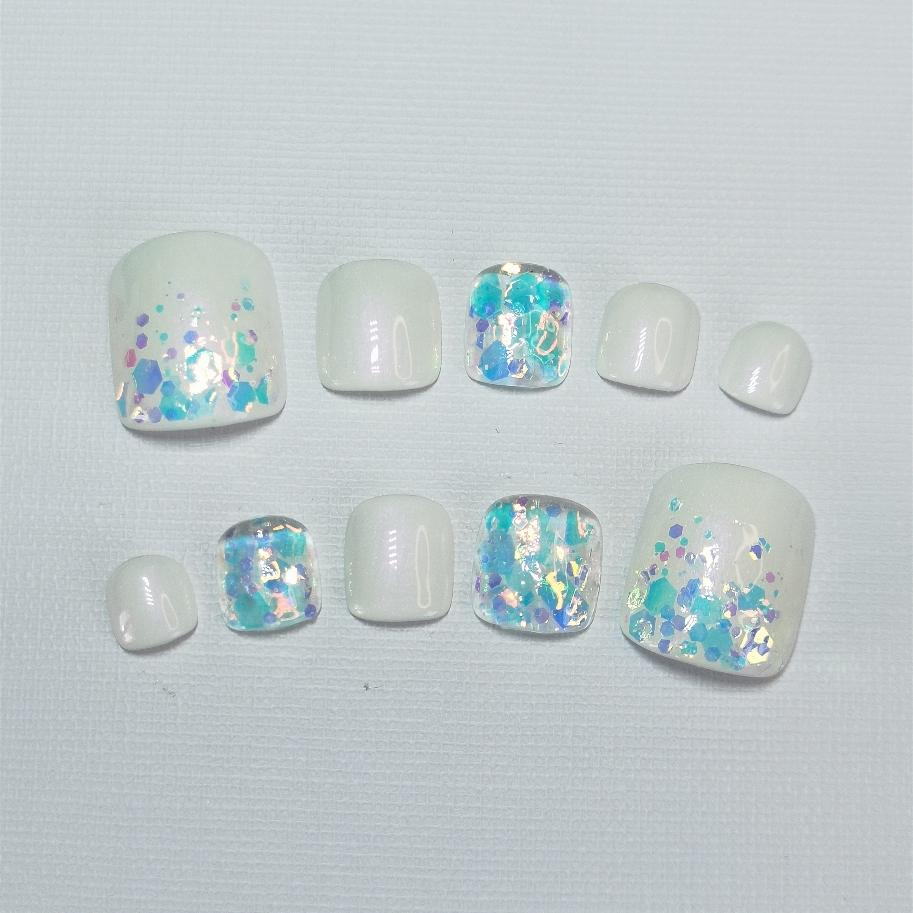 美甲成品脚指甲贴片敲珠光白美甲成品变色亮片防水脚趾甲贴片手工