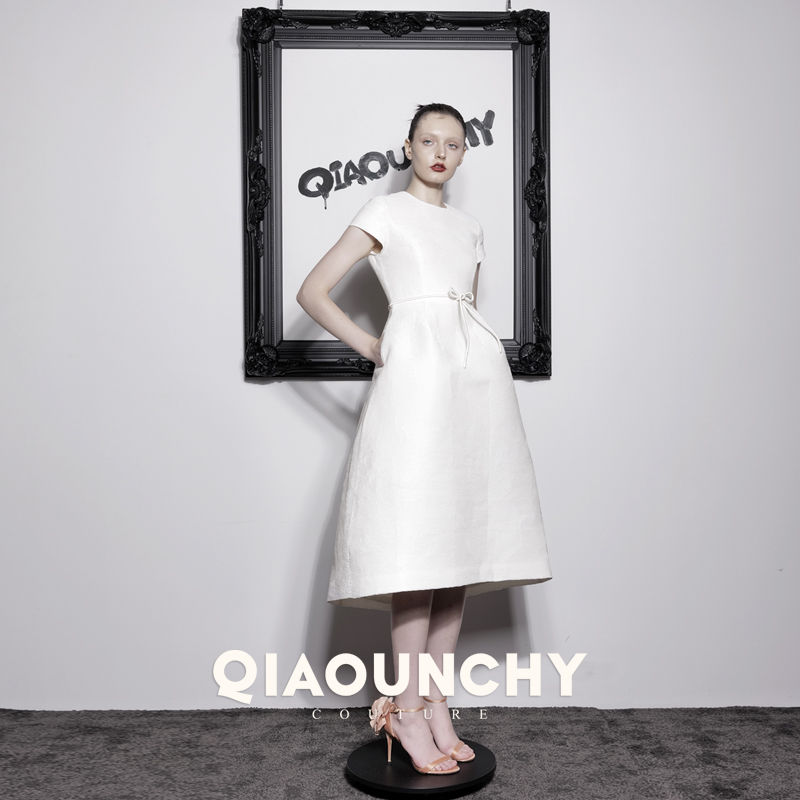 法式立裁俏云曦高密褶收腰连衣裙