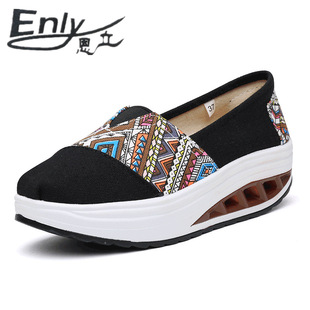 新款 透气女鞋 帆布鞋 拼色民族风布鞋 女厚底套脚帆布摇摇鞋 2020春季