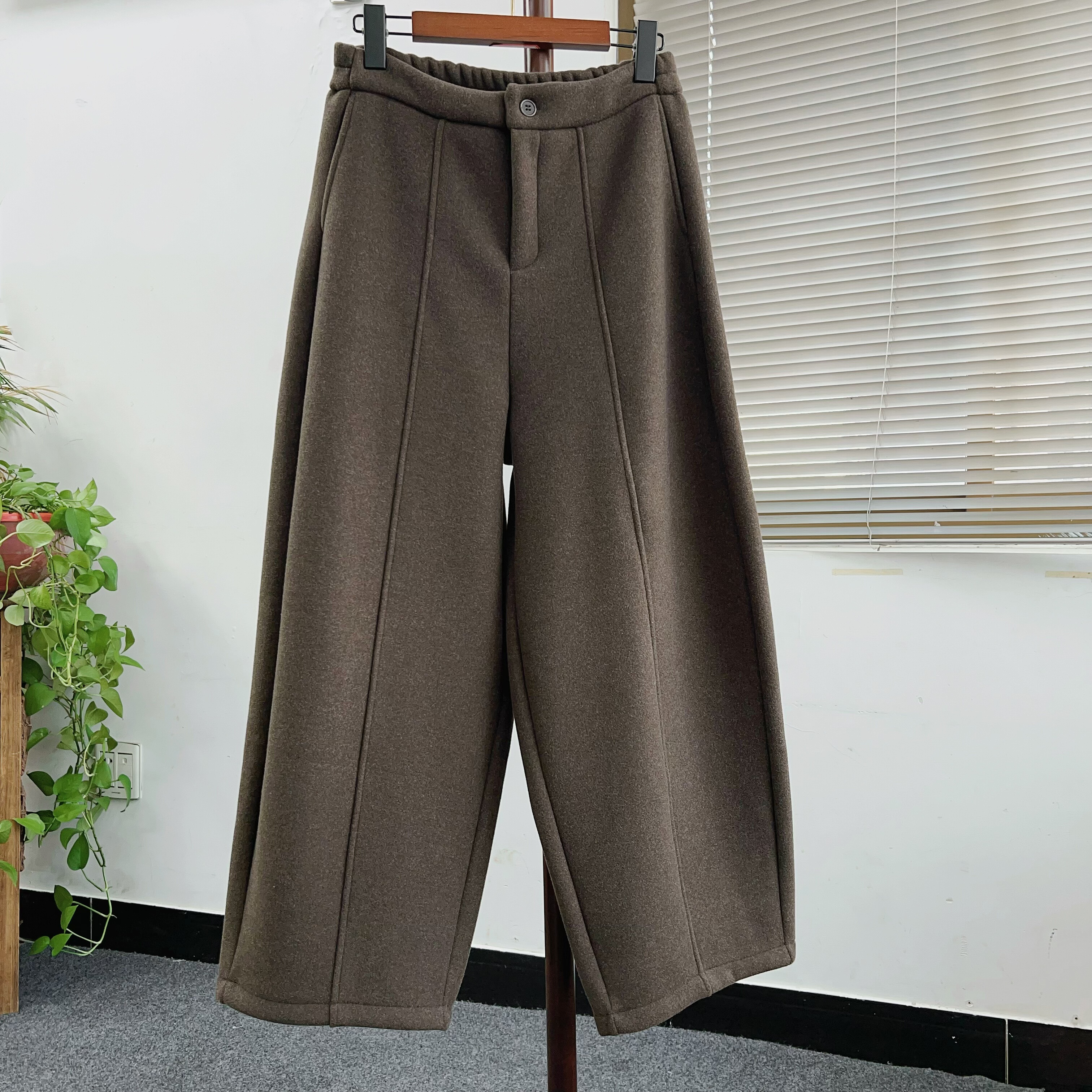 秋冬加绒加厚羊毛呢子女裤2025休闲保暖时尚百搭宽松尼子裤松紧腰