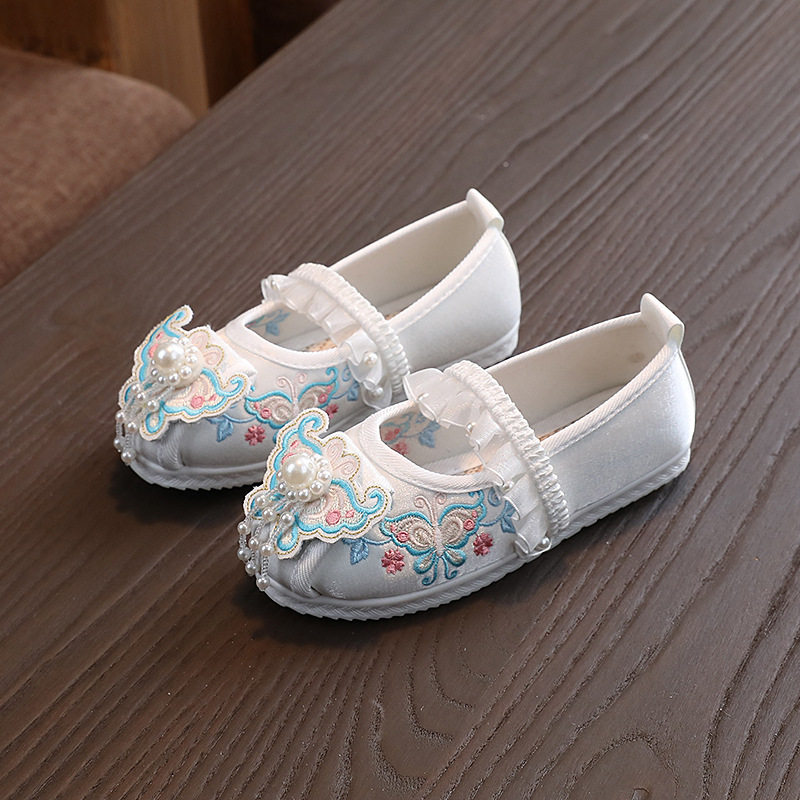 汉服鞋女童春古装立体珍珠蝴蝶公主风绣花鞋古代搭配马面裙的鞋子