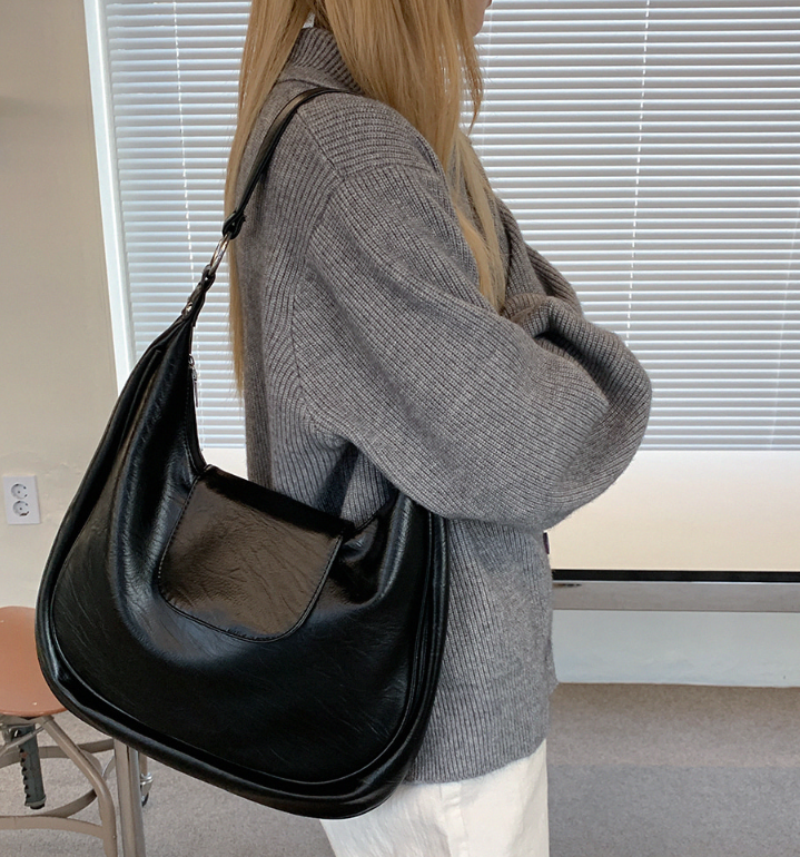 现！叶舒华同款韩国代购Flap Snap Hobo Bag气质简约单肩包腋下包