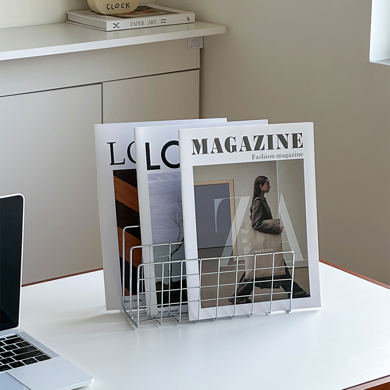 insi封面人物英文杂志24页网红高颜值艺术背景墙桌面摆件拍照道具