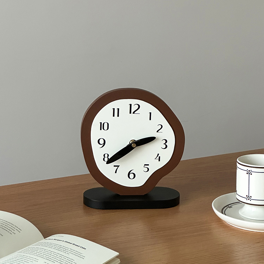 轻奢高级感时钟客厅玄关卧室桌面摆件摆台式数字钟表创意装饰道具