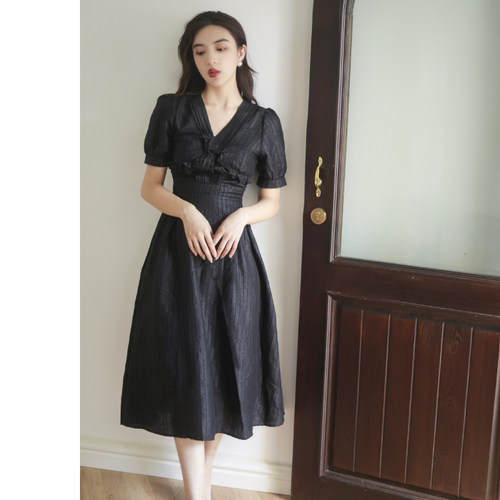 复古赫本礼服裙V领木耳边小黑裙