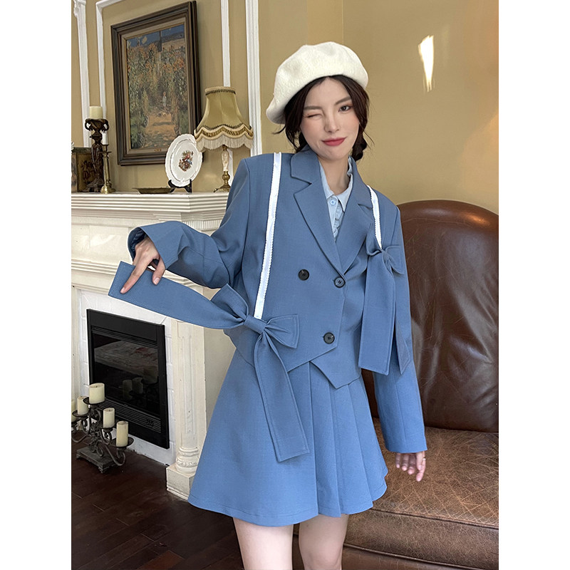 陨石少女《蓝色海岛》静谧蓝蝴蝶结垂感短西装设计感半身裙女套装