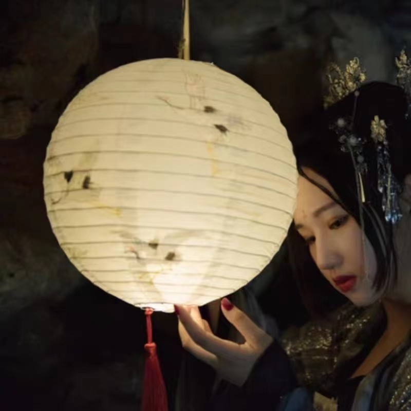 新款影楼古风灯笼手提折叠汉服摄影照道具仙鹤纸灯笼夜景拍照装饰