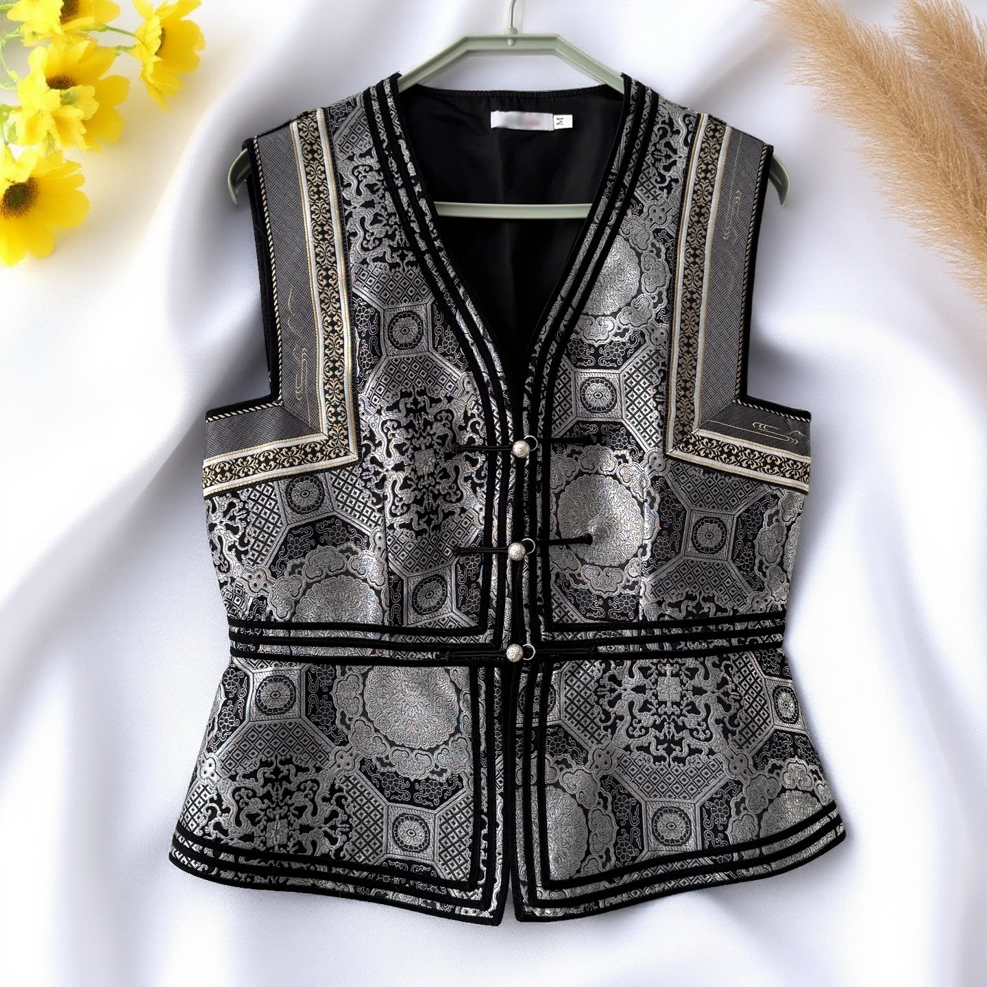 蒙古族马甲女款民族风坎肩少数民族服装女款修身v领短款马夹新款