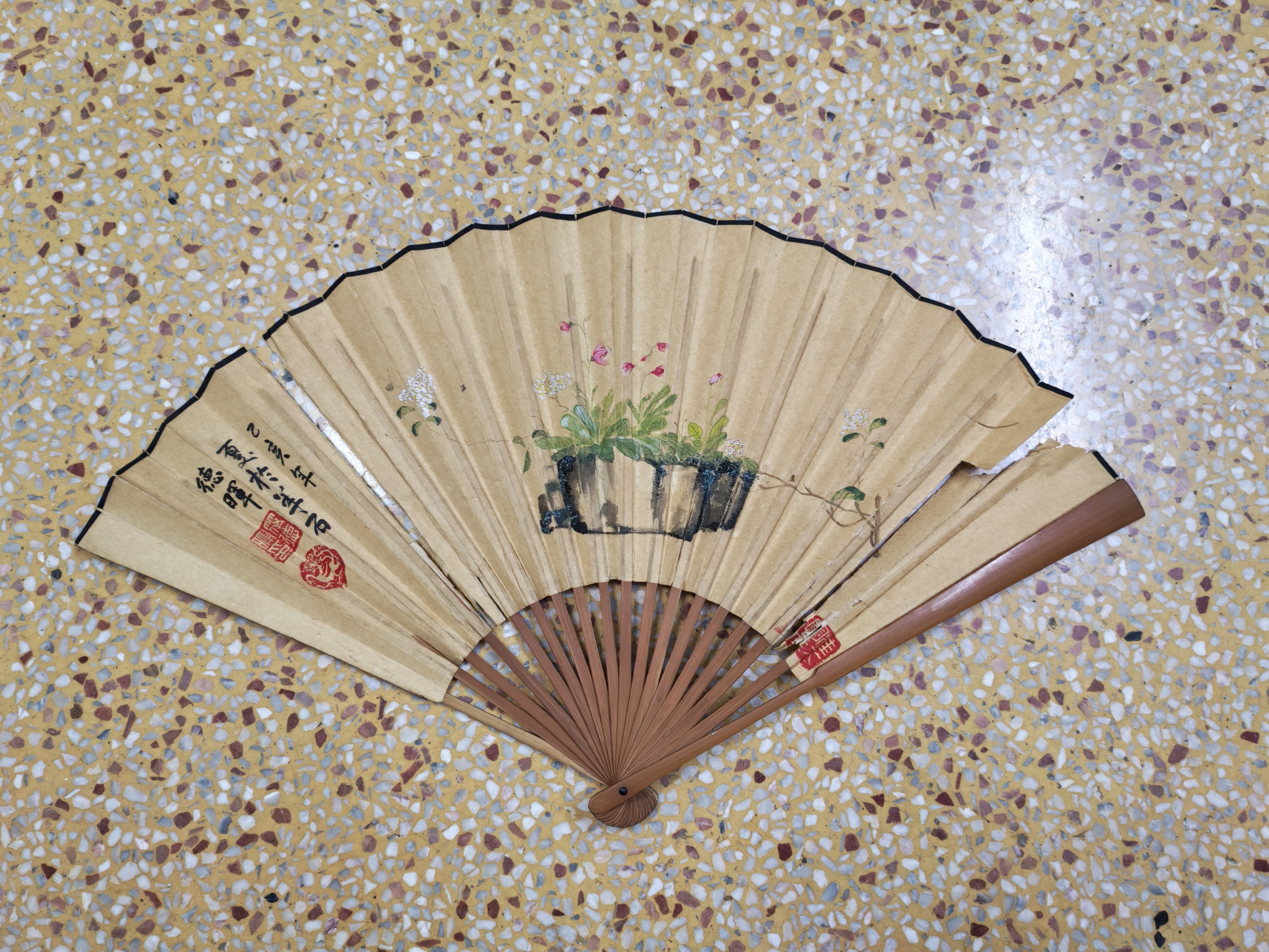 画工非常精美的民国纸折扇（残品）