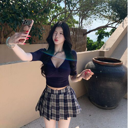 Fart Shop夏初 莱赛尔大V蝴蝶领针织宝蓝色T恤女春夏修身辣妹上衣