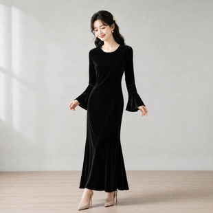 高端优雅真丝丝绒连衣裙女长袖斜裁修身长裙女复古丝绒连衣裙黑色