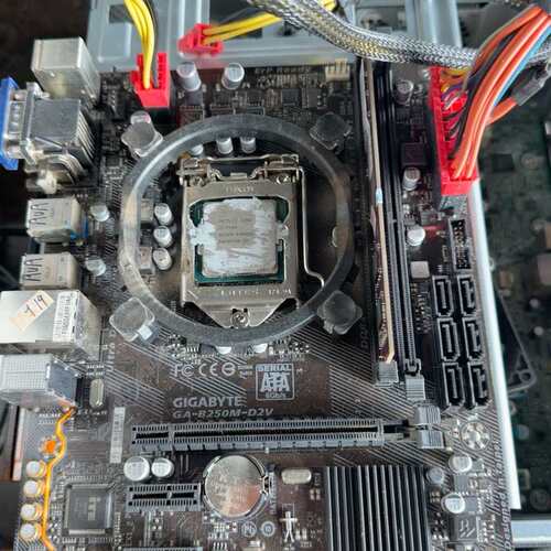 技嘉GA-B250M-D2V主板，拆机件，DDR4接口，支持